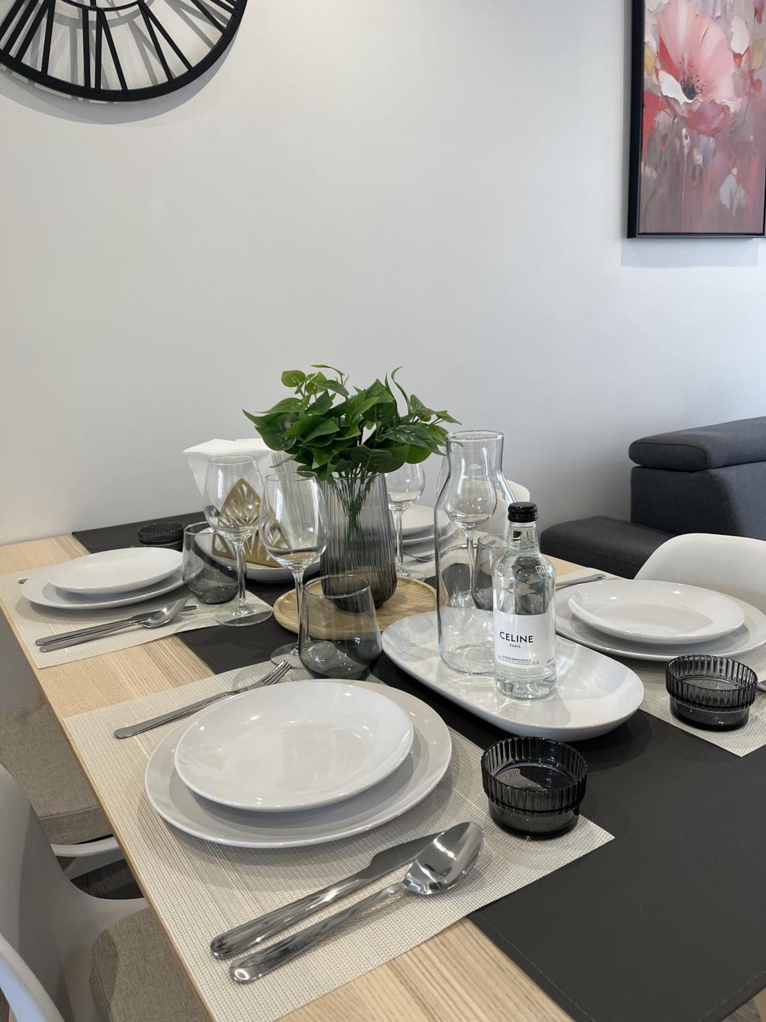 Entire 60M2 Apartment - Close To Paris - Parking - Kitchen - 2Min Rerb - Olympic'24 Bourg-la-Reine Exterior foto
